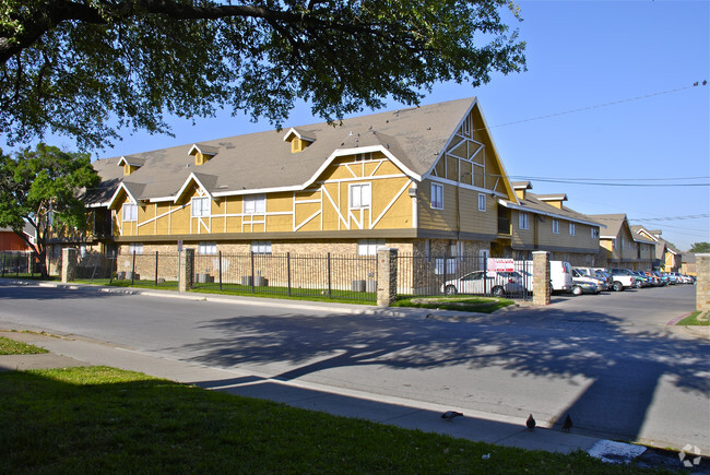 Building Photo - Stone Manor Apartments