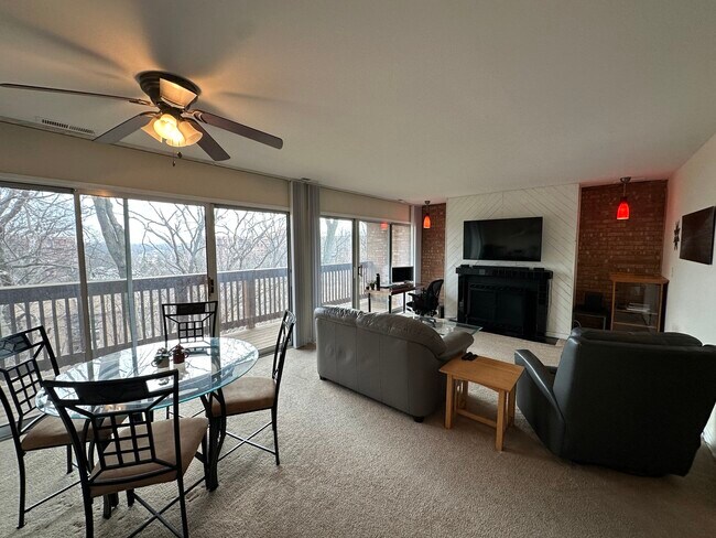 Foto del edificio - 5821 Oakwood Dr