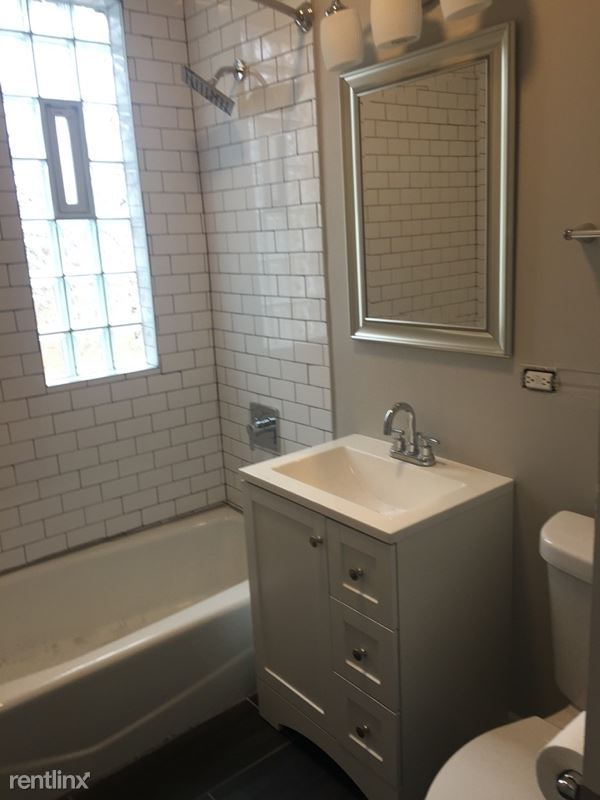 Building Photo - 3 br, 1 bath Condo - 1748 E 73rd St 2 Unit 2