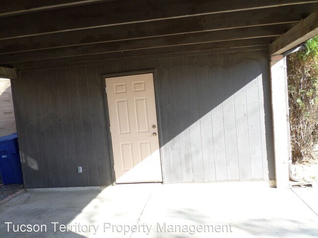 Building Photo - 2 br, 1 bath House - 5851 E 23rd Street