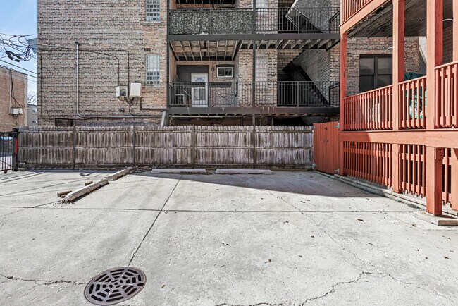 Foto del edificio - 1543 W Sherwin Ave