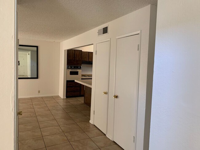 Foto del edificio - 2624 Kilcarey Ct