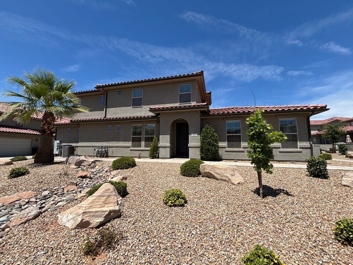 Foto principal - SPACIOUS HOME FOR RENT!