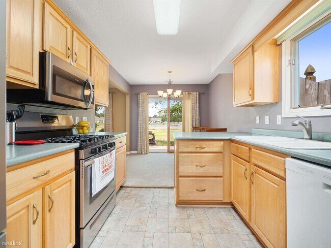 Foto del edificio - 3 br, 2 bath House - 5528 Dennison Drive