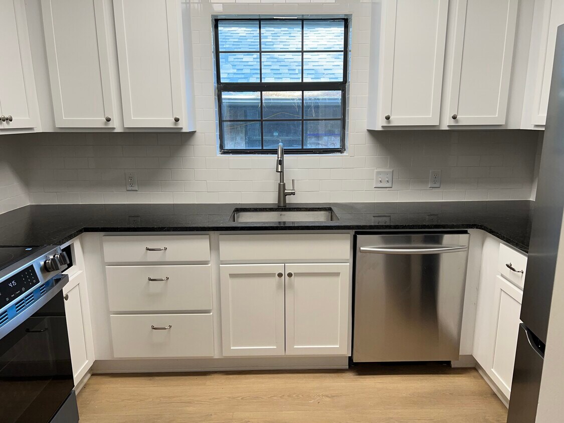 Foto principal - 13396 Garden Lake Rd