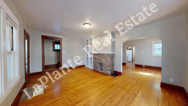 Foto del edificio - Welcome to this charming 3-bedroom, 1-bath...