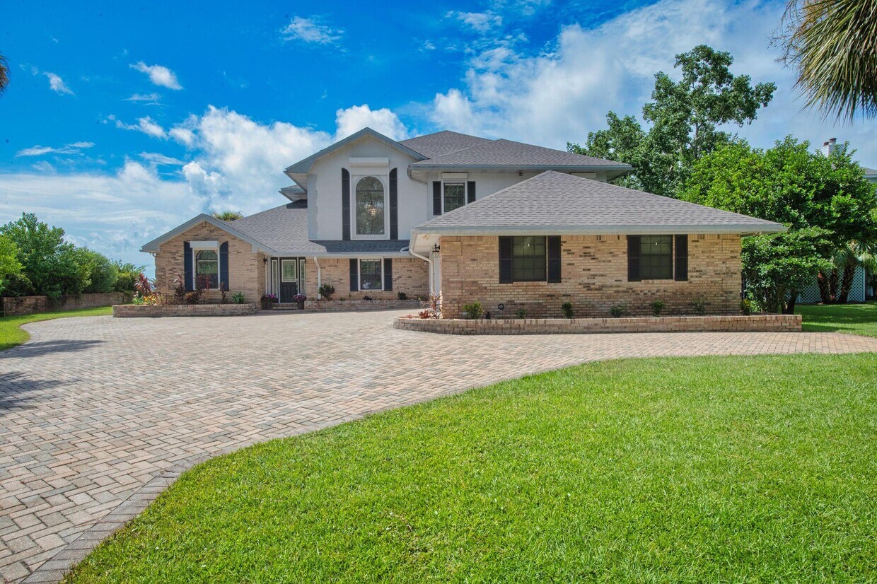 Primary Photo - 130 Dolphin Point Rd