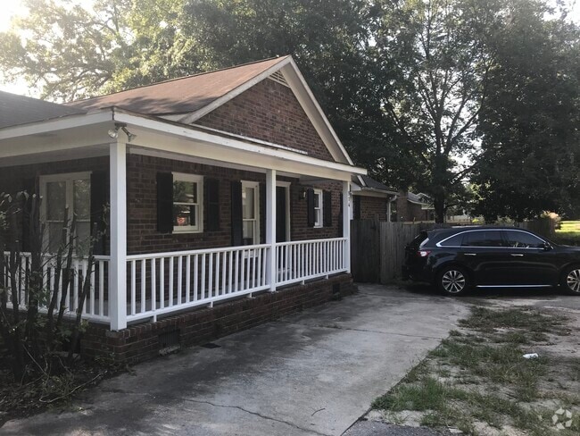 Building Photo - 914 Chevis St