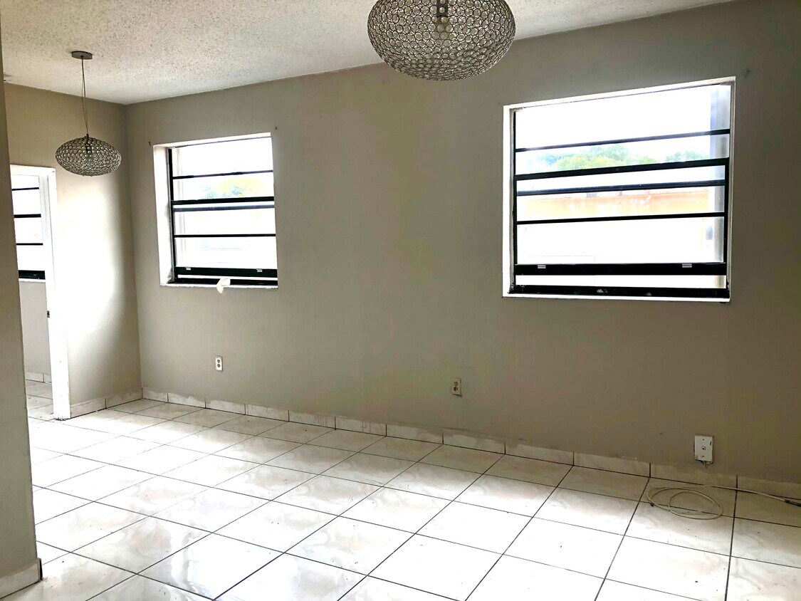 Foto principal - 845 SW 4th St