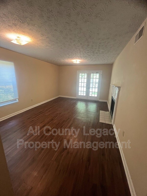 Foto del edificio - 130 Cumberland Ct