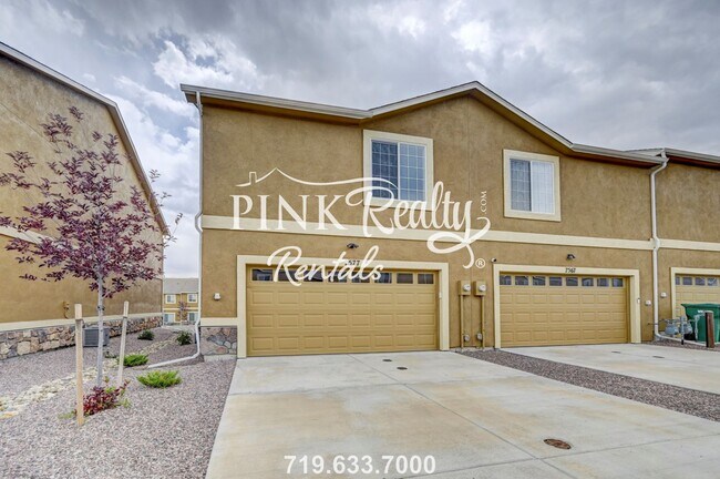 Building Photo - 3 Bedroom Townhome in Northern Colorado Sp...