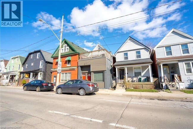 Photo du bâtiment - 188 Sherman Ave N