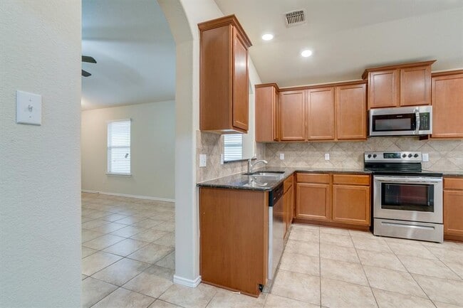 Building Photo - 112 Olivine Ln