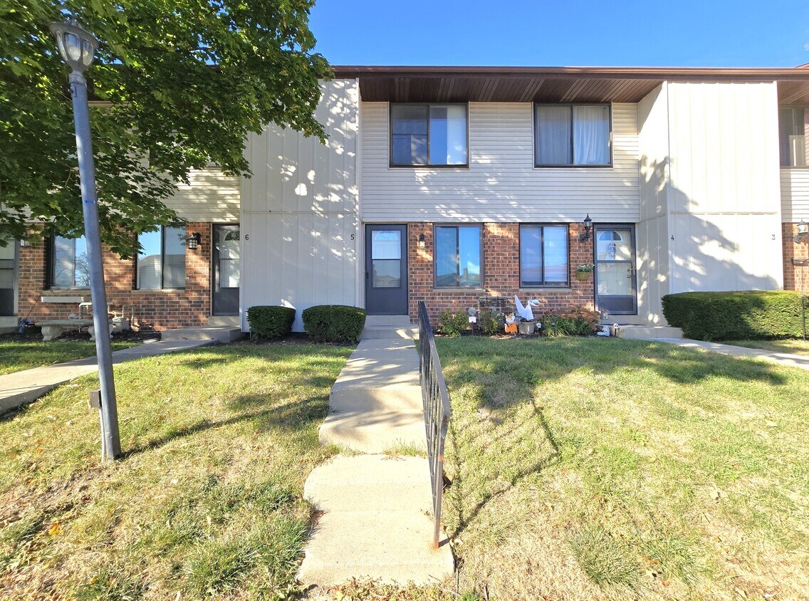 Primary Photo - 1421 Oakes Rd