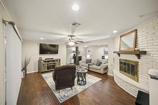 Building Photo - 5810 Wigton Dr