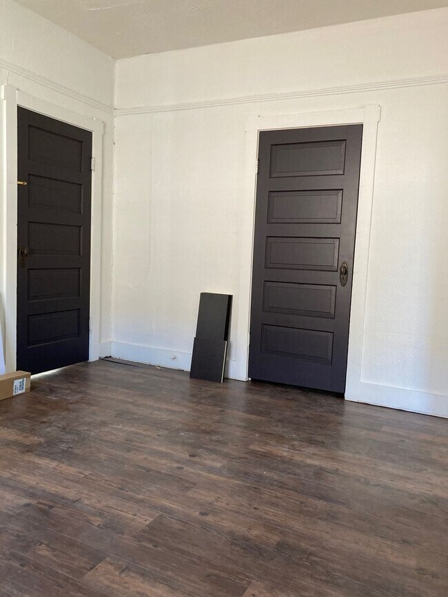 Building Photo - COLLEGE PRE-LEASING