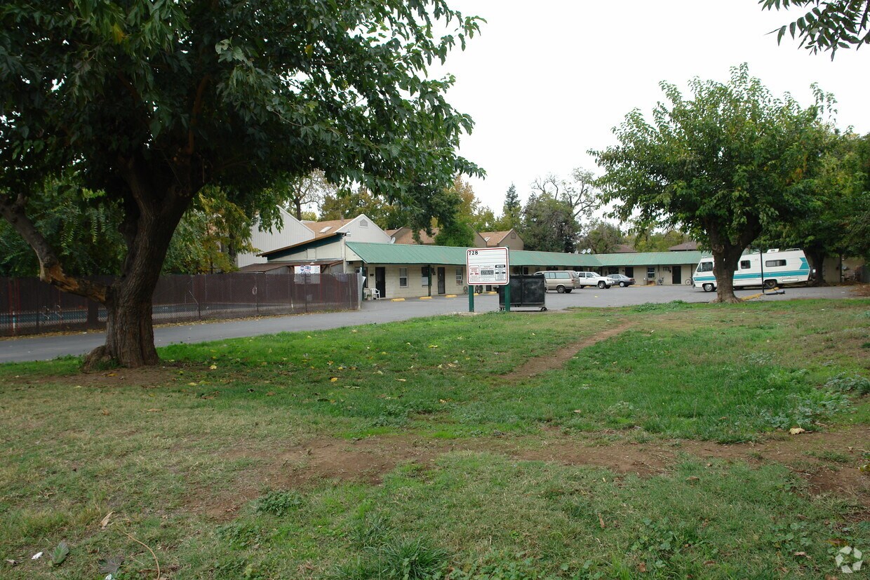 Foto del edificio - 728 W 1st Ave