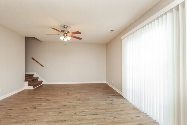 Foto del edificio - 1936 Turnberry Ct