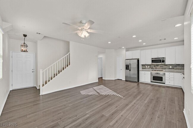 Foto del edificio - 10635 Seasonable Dr