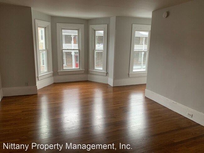 Building Photo - 1 br, 1 bath House - 214B E. Bishop Street