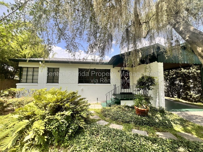 Photo - 1261 Richmond Road House