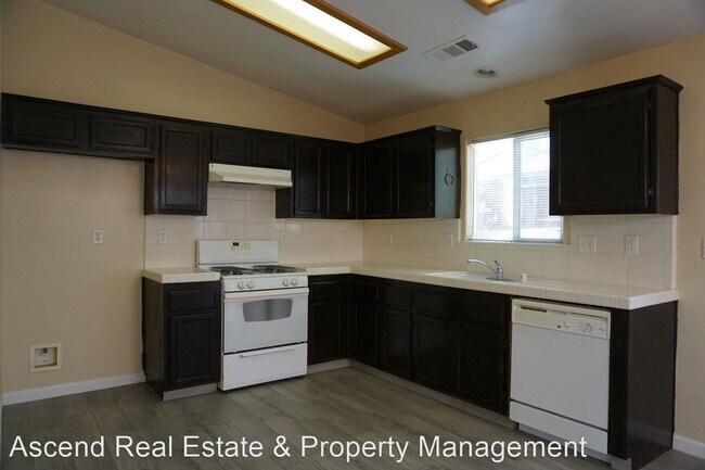 Foto del edificio - 3 br, 2 bath House - 234 W Pilot Ave
