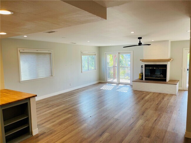 Building Photo - 23250 Clipper Ct