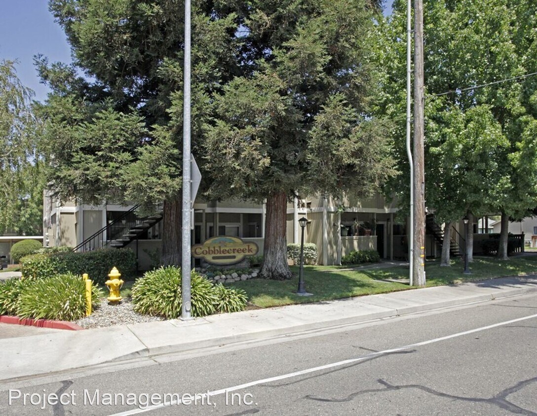 Primary Photo - 4731 Whitney Ave