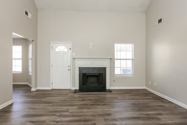 Building Photo - 6016 Birdseye Tr