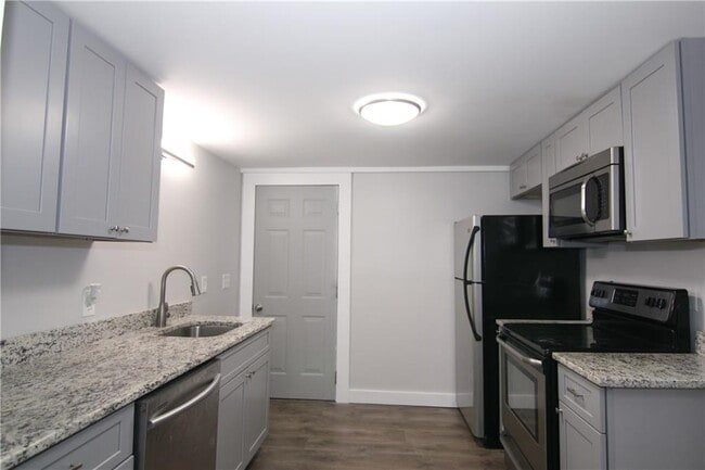 Building Photo - 2187 Plantation Ln