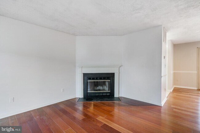 Building Photo - 7764 Black Horse Ct