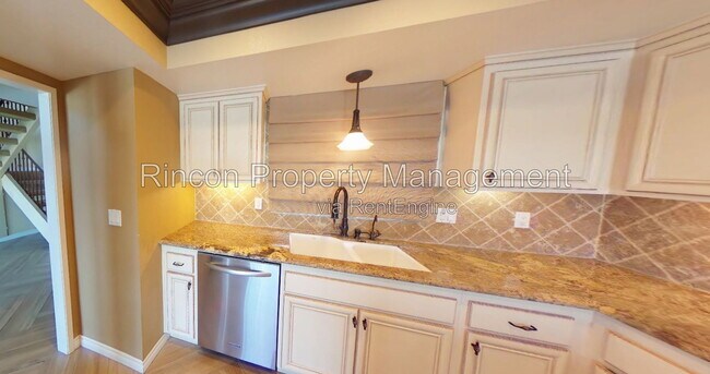 Foto del edificio - 401 Golden W Ave