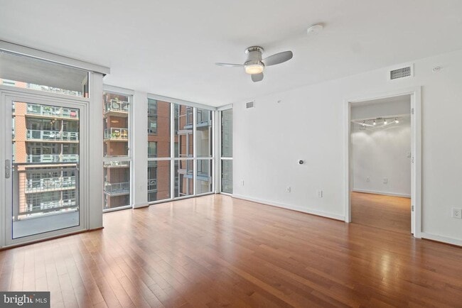 Foto del edificio - 1025 1st St SE