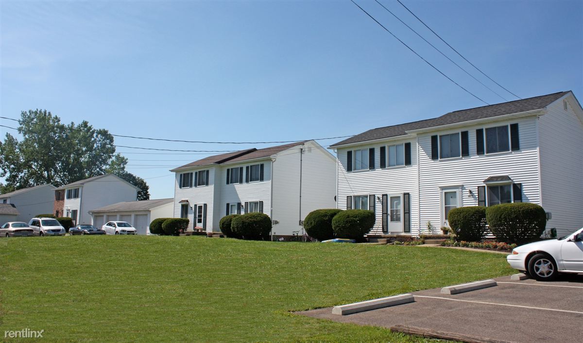986 W Liberty St, Medina, OH 44256 Townhouse for Rent in Medina, OH
