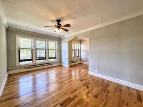 Building Photo - 4737 N Hermitage Ave
