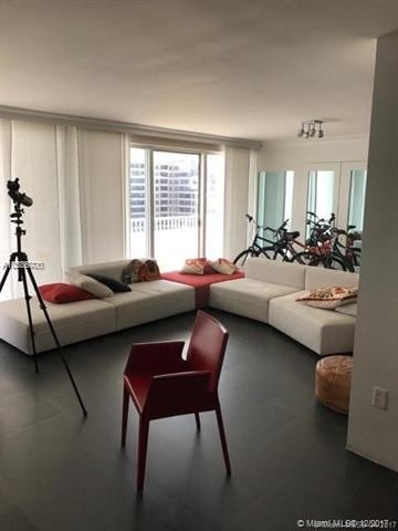 Foto del edificio - 199 Ocean Lane Dr