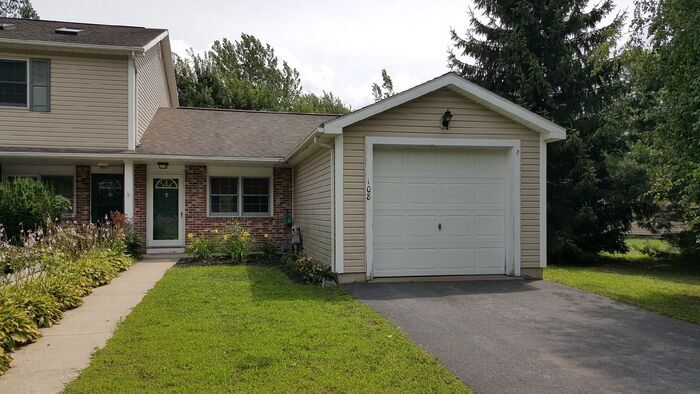 Primary Photo - Beautiful 2 bedroom 2 bath home in Sackets...