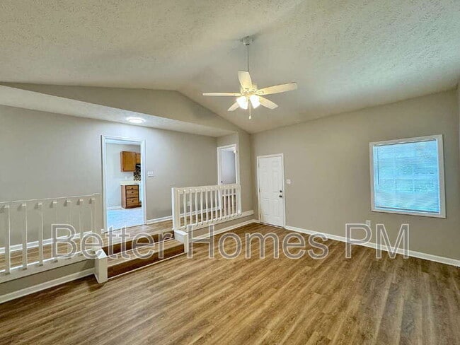 Foto del edificio - 6948 Callahan Cir