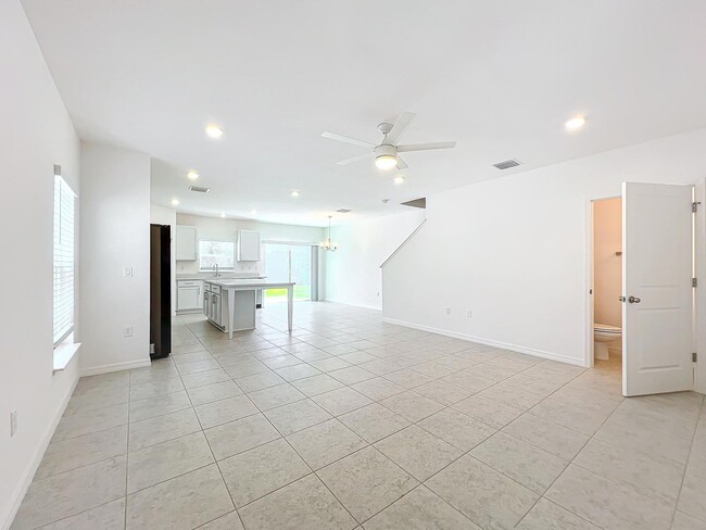 Building Photo - 3886 Academia Ave