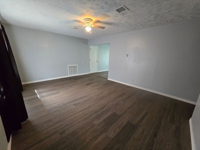Building Photo - 2 Bed 1 Bath House Pryor