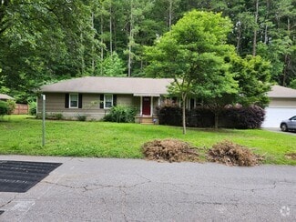 Building Photo - 2804 Haywood Ave