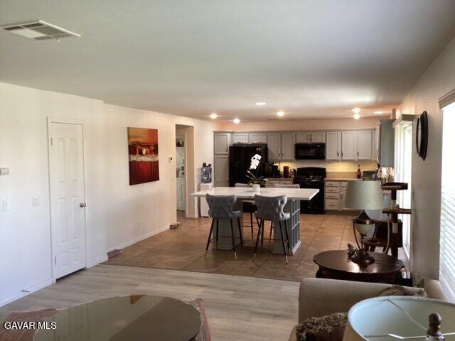 Foto del edificio - 3033 Brianna Ave