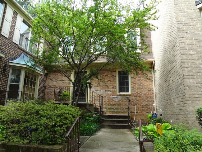 Foto del edificio - 2149 Kings Mill Ct