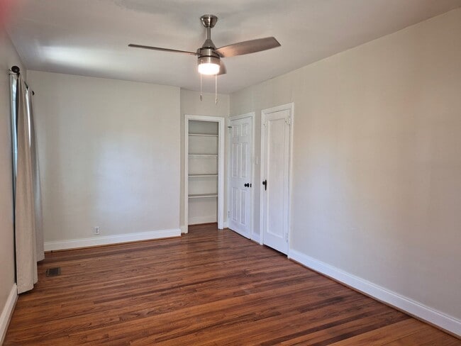 Building Photo - Restmere