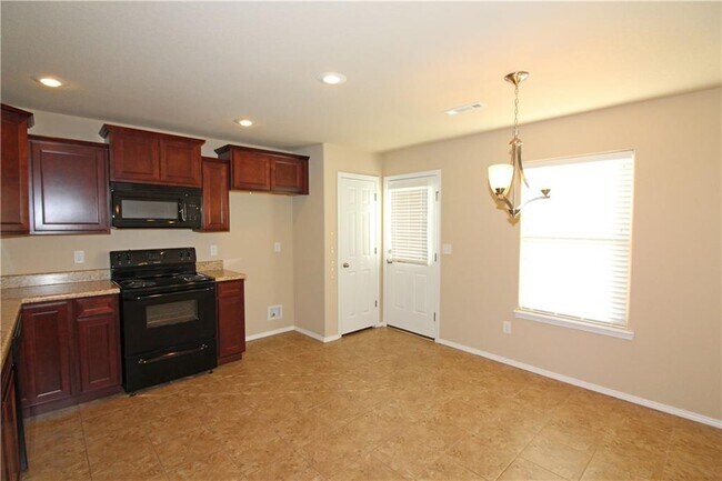 Building Photo - 601 Lasso Ln