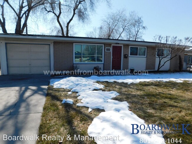 Building Photo - 3 br, 1 bath House - 1234 E Sego Lily Dr