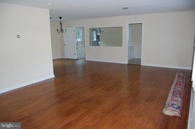 Building Photo - 1016 Riverview Terrace