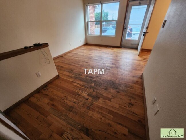 Foto del edificio - Very Nice 3 Bedroom Townhome