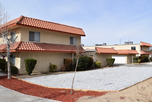 Building Photo - 15774 Tuscola Rd
