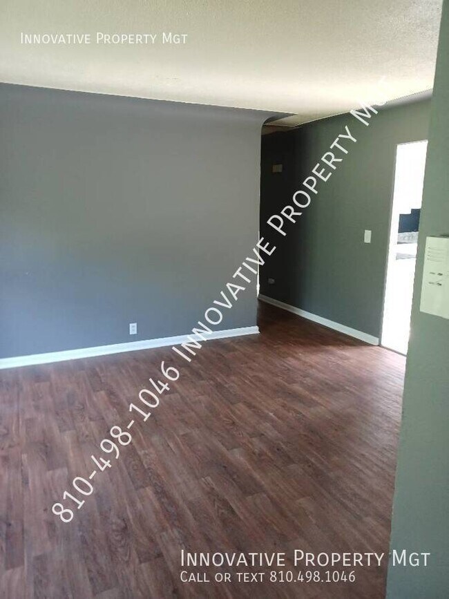Building Photo - HALF OFF First Month's Rent at this 3 bedr...